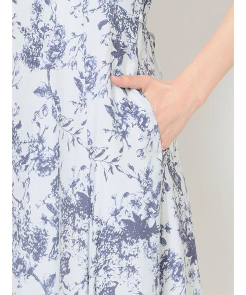 LAGUNAMOON（ラグナムーン）の「シャーリングフラワーイレヘムワンピース（ワンピース・レディース・チャコールグレー/パープル/グリーン・SMALL/MEDIUM）」の6枚目の写真