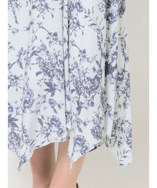 LAGUNAMOON（ラグナムーン）の「シャーリングフラワーイレヘムワンピース（ワンピース・レディース・チャコールグレー/パープル/グリーン・SMALL/MEDIUM）」の14枚目の写真