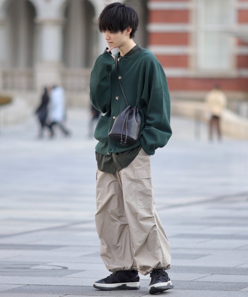 Alpinus(アルピナス)の「Alpinus - fluffy loose knit cardigan / フラフィー ルーズニットカーディガン(カーディガン/ボレロ・メンズ・チャコールグレー/グリーン・SMALL/MEDIUM)」の4枚目の写真