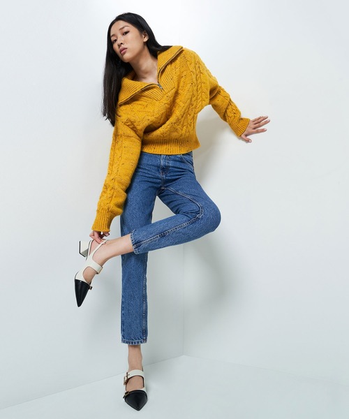 CHARLES & KEITH(チャールズ & キース)の「ダブルバックルフレーム ヒールスリングバックパンプス / Double Buckle Flare Heel Slingback Pumps(パンプス・レディース・オフホワイト/ダークブルー・22.5cm/23cm/23.5cm/24.5cm/25cm/25.5cm/22cm)」の5枚目の写真