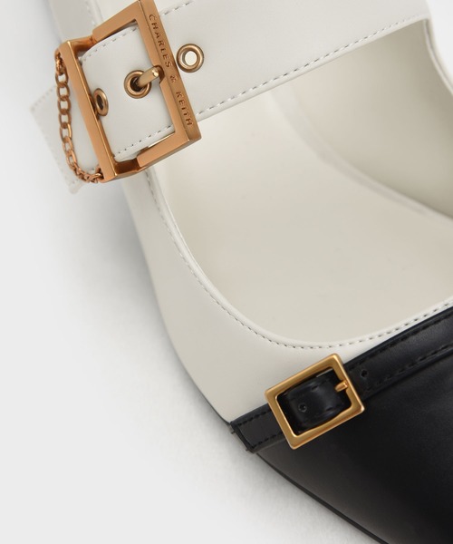 CHARLES & KEITH(チャールズ & キース)の「ダブルバックルフレーム ヒールスリングバックパンプス / Double Buckle Flare Heel Slingback Pumps(パンプス・レディース・オフホワイト/ダークブルー・22.5cm/23cm/23.5cm/24.5cm/25cm/25.5cm/22cm)」の7枚目の写真