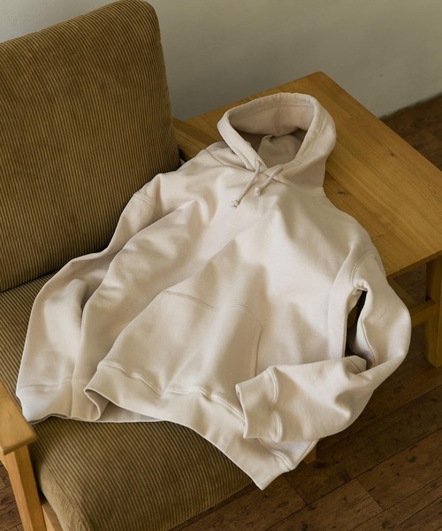 URBAN RESEARCH DOORS（アーバンリサーチドアーズ）の「裏起毛プルオーバーフーディー（パーカー・メンズ・チャコールグレー/レッド/ベージュ系その他・40/38/42）」の4枚目の写真