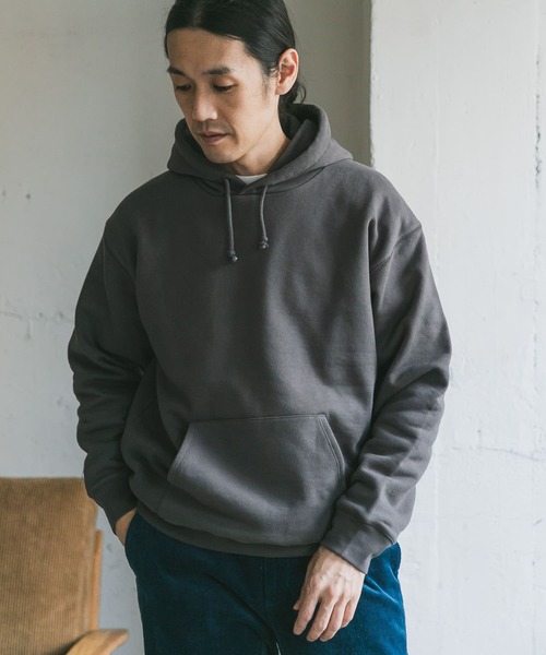 URBAN RESEARCH DOORS（アーバンリサーチドアーズ）の「裏起毛プルオーバーフーディー（パーカー・メンズ・チャコールグレー/レッド/ベージュ系その他・40/38/42）」の6枚目の写真