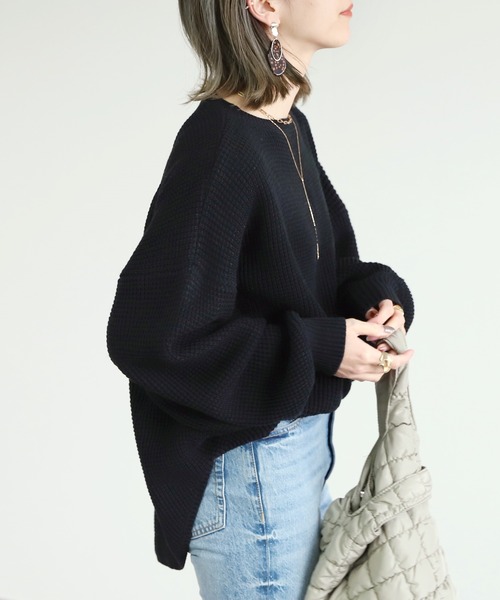 reca（レカ）の「ワッフル編みドルマンスリーブニット（ニット/セーター・レディース・ブラック/グレー/グレイッシュベージュ・FREE）」の4枚目の写真
