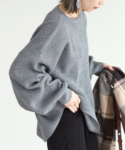 reca（レカ）の「ワッフル編みドルマンスリーブニット（ニット/セーター・レディース・ブラック/グレー/グレイッシュベージュ・FREE）」の15枚目の写真
