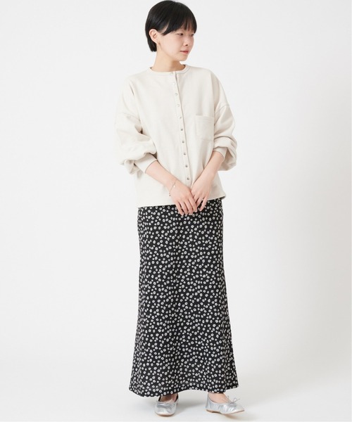 U by SPICK&SPAN（ユーバイスピックアンドスパン）の「ソフトフレアフラワースカート6◆（スカート・レディース・ブラウン/ブラック・38/36/34）」の8枚目の写真