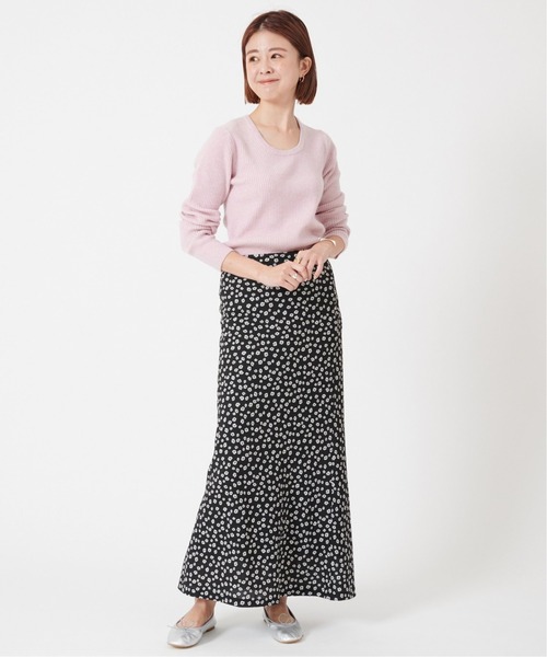 U by SPICK&SPAN（ユーバイスピックアンドスパン）の「ソフトフレアフラワースカート6◆（スカート・レディース・ブラウン/ブラック・38/36/34）」の17枚目の写真