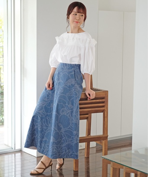 STRAWBERRY-FIELDS（ストロベリーフィールズ）の「フルフローラデニム　スカート（デニムスカート・レディース・ネイビー/ブルー・1/2）」の8枚目の写真