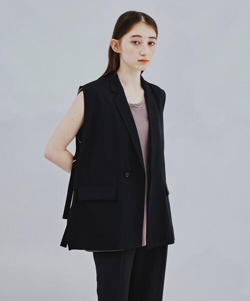 tk.TAKEO KIKUCHI（ティーケータケオキクチ）の「◆ダブルベルトノースリーブジャケット（ユニセックスアイテム）（ベスト・メンズ・ナチュラル/ネイビー/ブラック・66/03/02）」の7枚目の写真