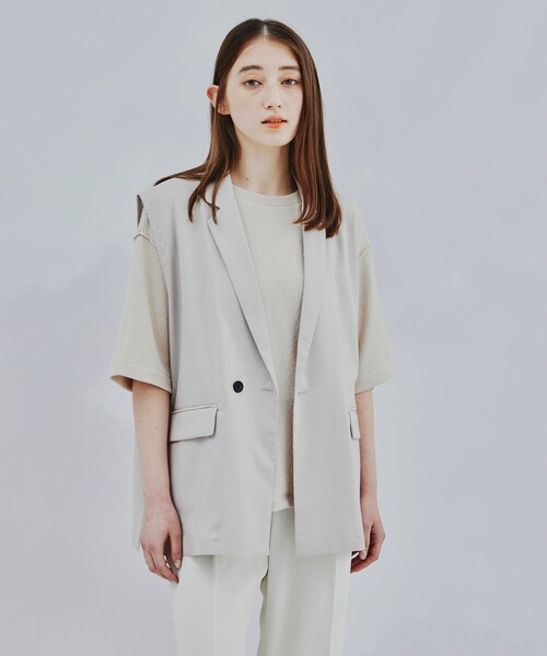 tk.TAKEO KIKUCHI（ティーケータケオキクチ）の「◆ダブルベルトノースリーブジャケット（ユニセックスアイテム）（ベスト・メンズ・ナチュラル/ネイビー/ブラック・66/03/02）」の8枚目の写真