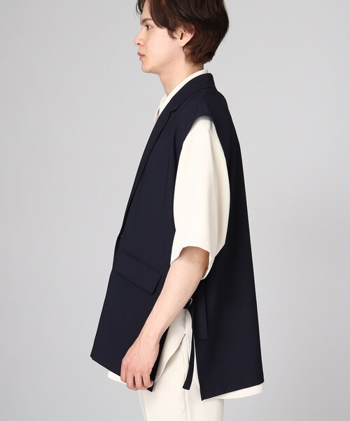 tk.TAKEO KIKUCHI（ティーケータケオキクチ）の「◆ダブルベルトノースリーブジャケット（ユニセックスアイテム）（ベスト・メンズ・ナチュラル/ネイビー/ブラック・66/03/02）」の12枚目の写真