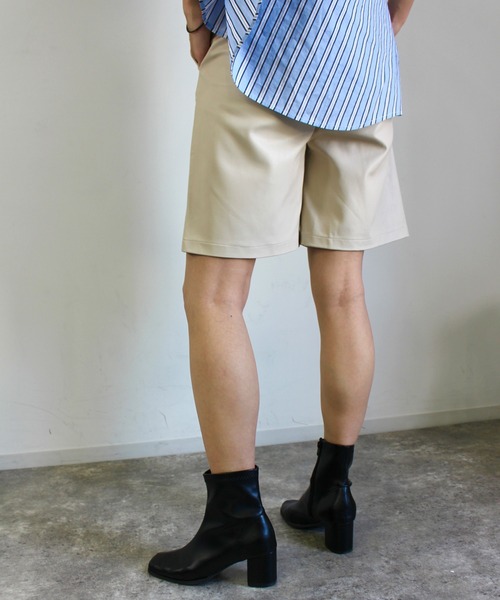 MLI'A(エムリア)の「フェイクレザーショート/パンツ(その他パンツ・レディース・アイボリー/ブラック/ブラウン・FREE)」の8枚目の写真