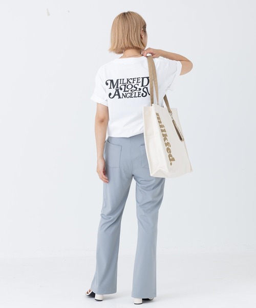 MILKFED.(ミルクフェド)の「S/S TEE FABULOUS LOGO(Tシャツ/カットソー・レディース・ホワイト/ライトブルー/ブラック/ネイビー/オフホワイト・ONE SIZE)」の12枚目の写真