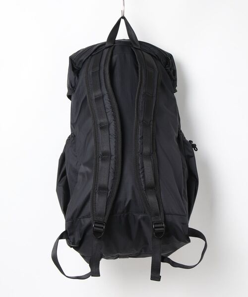 Epperson Mountaineering（エパーソンマウンテニアリング）の「EPPERSON MOUNTAINEERING | パッカブルバックパック（バックパック/リュック・レディース・ブラック/イエロー・ONE SIZE）」の6枚目の写真