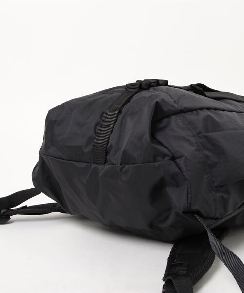 Epperson Mountaineering（エパーソンマウンテニアリング）の「EPPERSON MOUNTAINEERING | パッカブルバックパック（バックパック/リュック・レディース・ブラック/イエロー・ONE SIZE）」の4枚目の写真