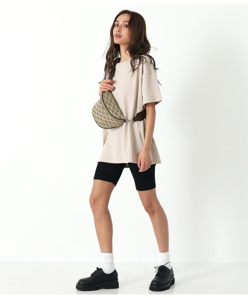 ANAP(アナップ)の「モノグラムウエストバッグ(ボディバッグ/ウエストポーチ・レディース・ベージュ・FREE)」の2枚目の写真