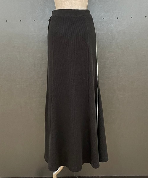 PAGEBOY（ページボーイ）の「ワッフルメロースカート（スカート・レディース・ブラック/オフホワイト/カーキ・FREE）」の5枚目の写真