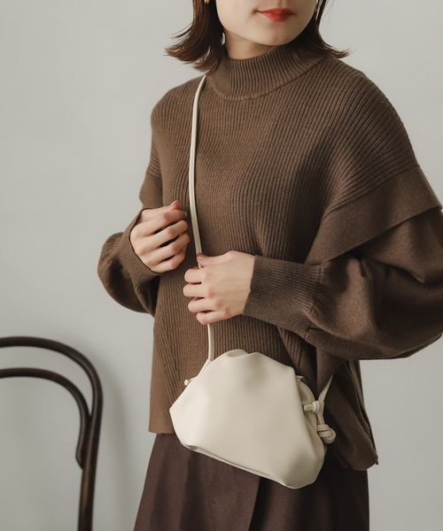 SENSE OF PLACE by URBAN RESEARCH（センスオブプレイスバイアーバンリサーチ）の「ボリュームタックショルダーバッグ（ショルダーバッグ・レディース・オレンジ/ブルー/アイボリー/ブラック/グリーン・ONE）」の2枚目の写真