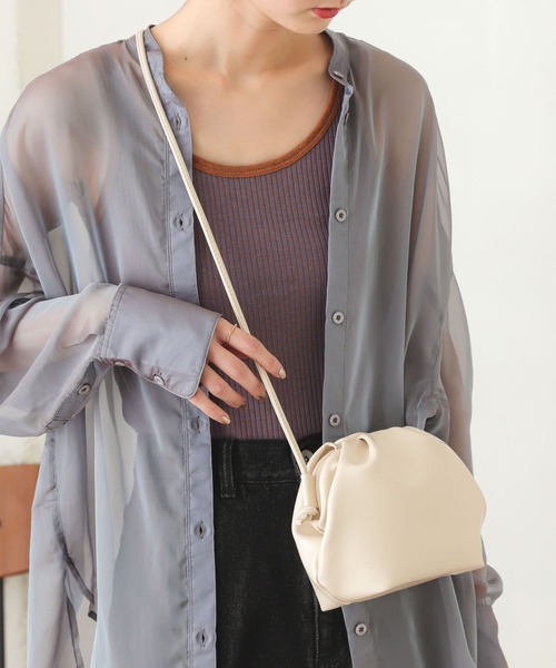 SENSE OF PLACE by URBAN RESEARCH（センスオブプレイスバイアーバンリサーチ）の「ボリュームタックショルダーバッグ（ショルダーバッグ・レディース・オレンジ/ブルー/アイボリー/ブラック/グリーン・ONE）」の13枚目の写真