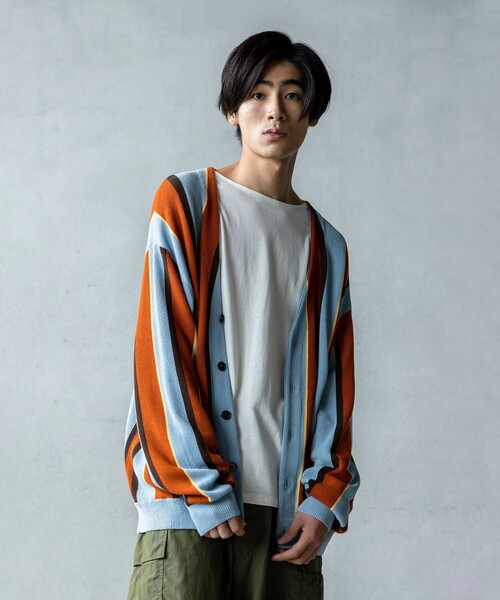 BEAMS(ビームス)の「BEAMS / 9ゲージ マルチストライプ ニットカーディガン(カーディガン/ボレロ・メンズ・ネイビー/サックスブルー・S/M/L/XL)」の6枚目の写真