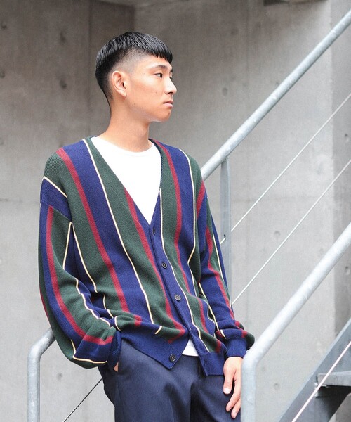 BEAMS(ビームス)の「BEAMS / 9ゲージ マルチストライプ ニットカーディガン(カーディガン/ボレロ・メンズ・ネイビー/サックスブルー・S/M/L/XL)」の10枚目の写真