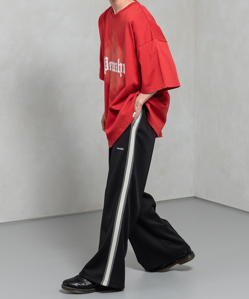 Perushu（ペルーシュ）の「ファイアハートプリントTシャツ（Tシャツ/カットソー・メンズ・チャコールグレー/レッド/オフホワイト・MEDIUM/LARGE）」の12枚目の写真