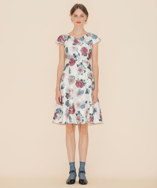 TOCCA(トッカ)の「ATELIER SENKA ドレス(ワンピース・レディース・アイボリー系7/ブラック系7・4/6/2/0)」の15枚目の写真