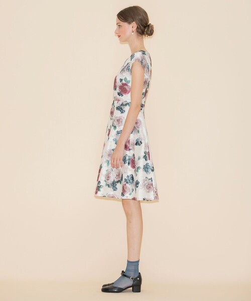 TOCCA(トッカ)の「ATELIER SENKA ドレス(ワンピース・レディース・アイボリー系7/ブラック系7・4/6/2/0)」の14枚目の写真