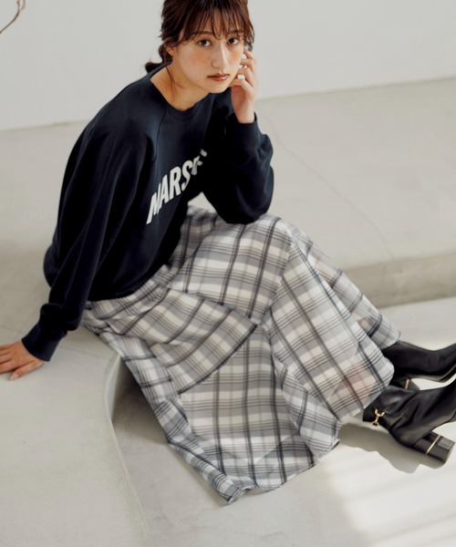 NOELA(ノエラ)の「【WEB限定】オーバーサイズロゴスウェット(スウェット・レディース・チャコールグレー/ネイビー/オフホワイト・フリー)」の11枚目の写真