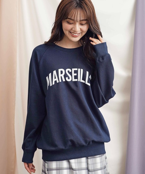 NOELA(ノエラ)の「【WEB限定】オーバーサイズロゴスウェット(スウェット・レディース・チャコールグレー/ネイビー/オフホワイト・フリー)」の13枚目の写真