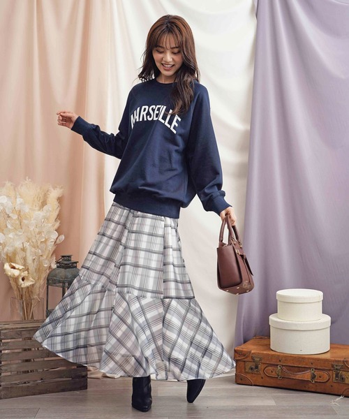 NOELA(ノエラ)の「【WEB限定】オーバーサイズロゴスウェット(スウェット・レディース・チャコールグレー/ネイビー/オフホワイト・フリー)」の17枚目の写真