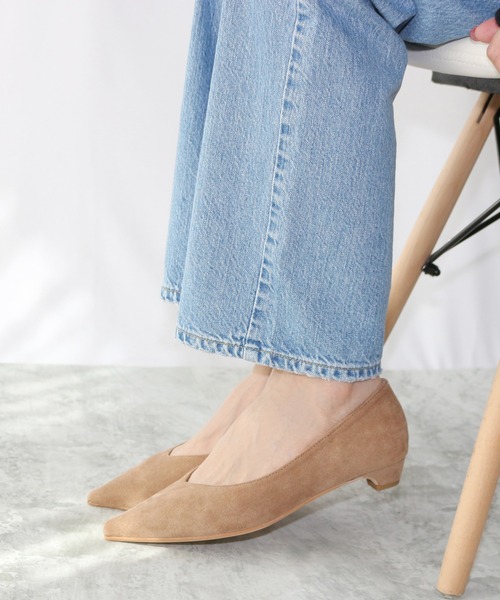 Fin(フィン)の「ポインテッドトゥVカットパンプス【低反発スポンジ入り】(パンプス・レディース・ベージュ/ブラック系その他/グレー/ブラック・23.5cm/22.5cm/24cm/23cm/24.5cm)」の19枚目の写真