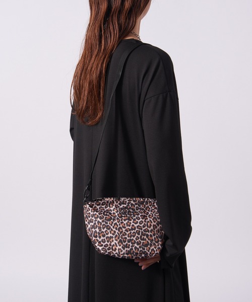 FREDRIK PACKERS(フレドリックパッカーズ)の「【FREDRIK PACKERS】1000D FAM SHOULDER(ショルダーバッグ・メンズ・ブラック/ベージュ/オリーブ/レオパード・FREE)」の12枚目の写真
