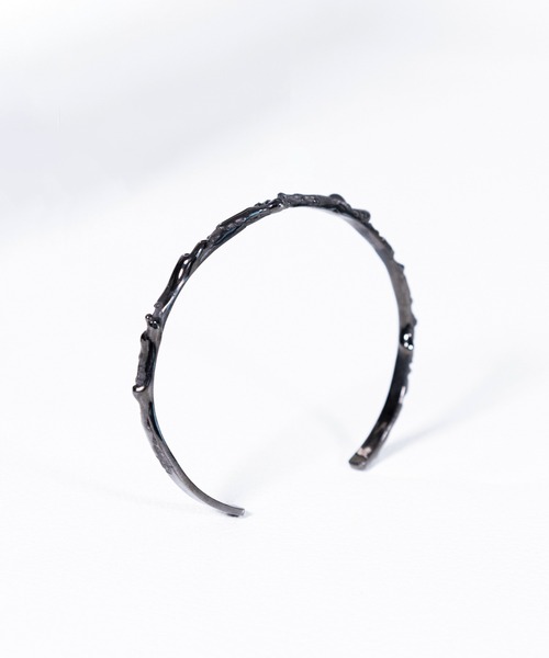 CASPER JOHN（キャスパージョン）の「Icicle bangle Black（バングル/リストバンド・メンズ・ブラック・ONE SIZE）」の4枚目の写真
