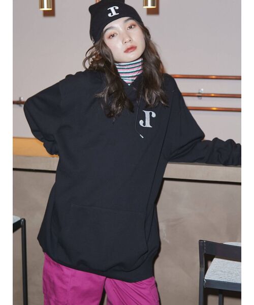 jouetie（ジュエティ）の「NEW ERAバタフライフーディー【コラボ】（パーカー・レディース・ブラック・MEDIUM）」の4枚目の写真