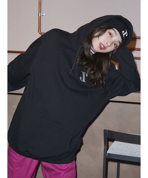 jouetie（ジュエティ）の「NEW ERAバタフライフーディー【コラボ】（パーカー・レディース・ブラック・MEDIUM）」の6枚目の写真