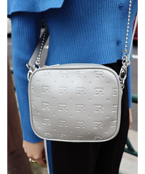 EVRIS（エヴリス）の「ボールチェーンエンボスミニショルダーBAG（ショルダーバッグ・レディース・ブラック/シルバー/ホワイト・FREE）」の3枚目の写真