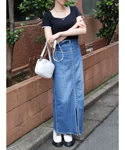 EVRIS（エヴリス）の「ボールチェーンエンボスミニショルダーBAG（ショルダーバッグ・レディース・ブラック/シルバー/ホワイト・FREE）」の6枚目の写真