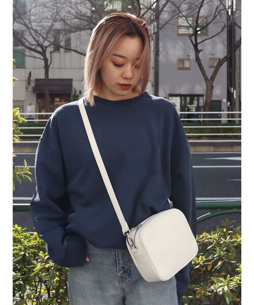 EVRIS（エヴリス）の「ボールチェーンエンボスミニショルダーBAG（ショルダーバッグ・レディース・ブラック/シルバー/ホワイト・FREE）」の16枚目の写真