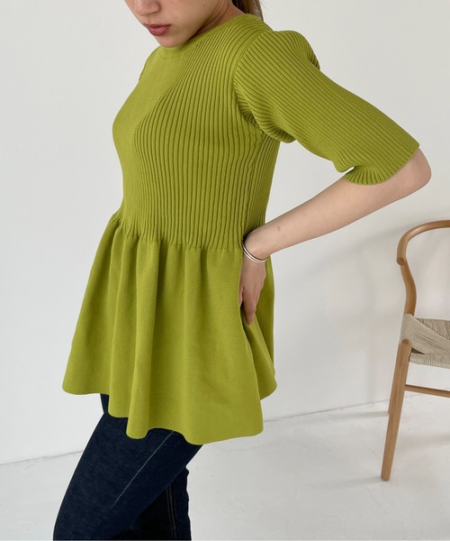 Meli rich（メリーリッチ）の「リブペプラムプルオーバー（Tシャツ/カットソー・レディース・ブラック/ホワイト/グリーン/パープル・FREE）」の3枚目の写真