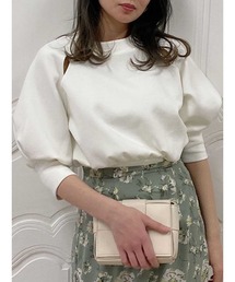 カットアウトボンディングトップス