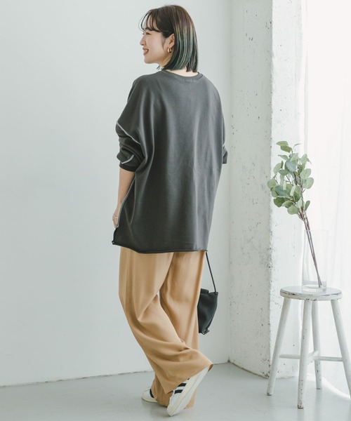 ITEMS URBANRESEARCH（アイテムズ アーバンリサーチ）の「ロゴスウェット（Tシャツ/カットソー・レディース・チャコールグレー/モカ/グレー・FREE）」の20枚目の写真