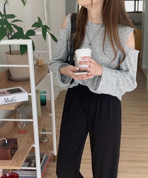 LAFFMO(ラフモ)の「ショルダースリットシアーリブトップス(Tシャツ/カットソー・レディース・グレー/ブラック/ホワイト/ブルー・FREE)」の15枚目の写真