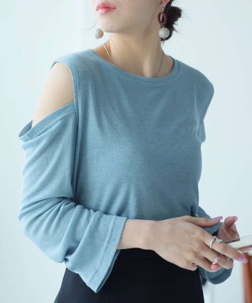 LAFFMO(ラフモ)の「ショルダースリットシアーリブトップス(Tシャツ/カットソー・レディース・グレー/ブラック/ホワイト/ブルー・FREE)」の6枚目の写真