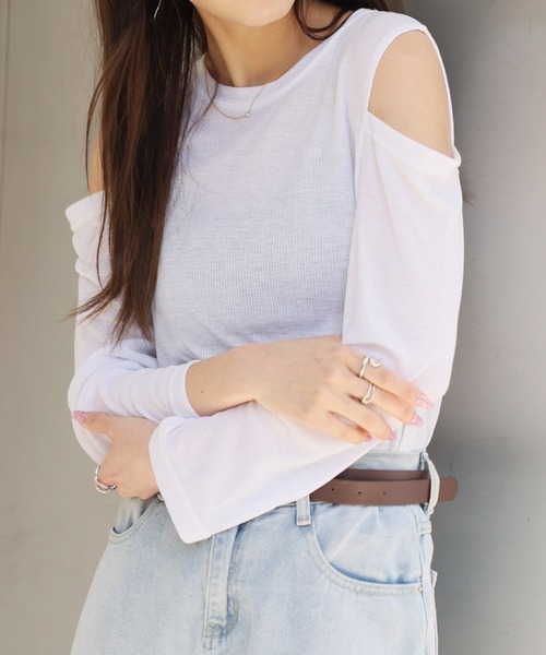 LAFFMO(ラフモ)の「ショルダースリットシアーリブトップス(Tシャツ/カットソー・レディース・グレー/ブラック/ホワイト/ブルー・FREE)」の10枚目の写真