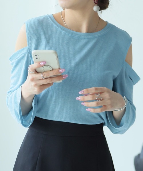 LAFFMO(ラフモ)の「ショルダースリットシアーリブトップス(Tシャツ/カットソー・レディース・グレー/ブラック/ホワイト/ブルー・FREE)」の9枚目の写真