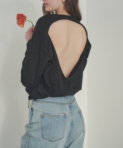 HANNE(アン)の「バックデザインロングスリーブTEE(Tシャツ/カットソー・レディース・ブラック/ブルー/アイボリー・フリー)」の6枚目の写真