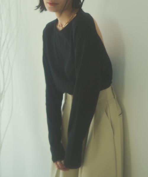 HANNE(アン)の「バックデザインロングスリーブTEE(Tシャツ/カットソー・レディース・ブラック/ブルー/アイボリー・フリー)」の17枚目の写真