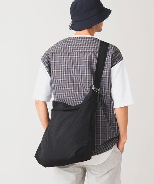 B:MING by BEAMS(ビーミングバイビームス)の「B:MING by BEAMS / 塩縮 ショルダー バッグ(ショルダーバッグ・メンズ・グリーン/ブラック・ONE SIZE)」の4枚目の写真