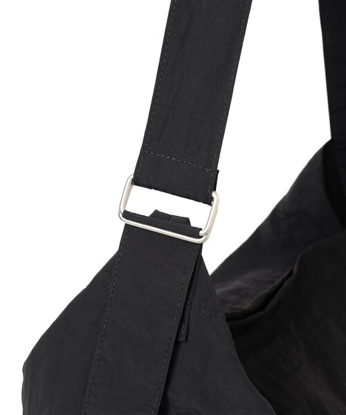 B:MING by BEAMS(ビーミングバイビームス)の「B:MING by BEAMS / 塩縮 ショルダー バッグ(ショルダーバッグ・メンズ・グリーン/ブラック・ONE SIZE)」の8枚目の写真